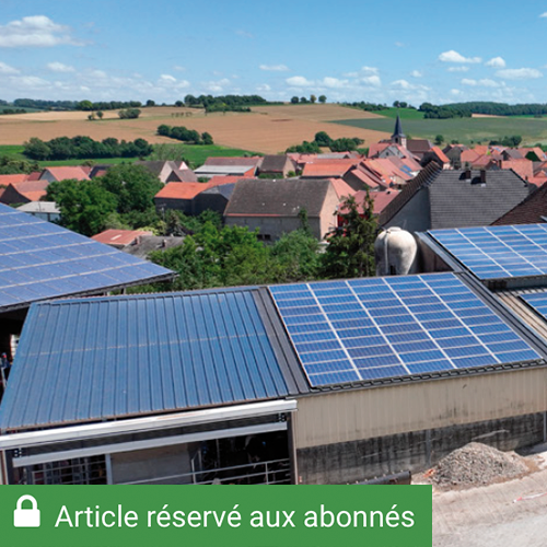 Avec leurs vastes toitures, les agriculteurs disposent d’un atout pour produire de l’énergie renouvelable à grande échelle. © Photo Ilona Bonjean