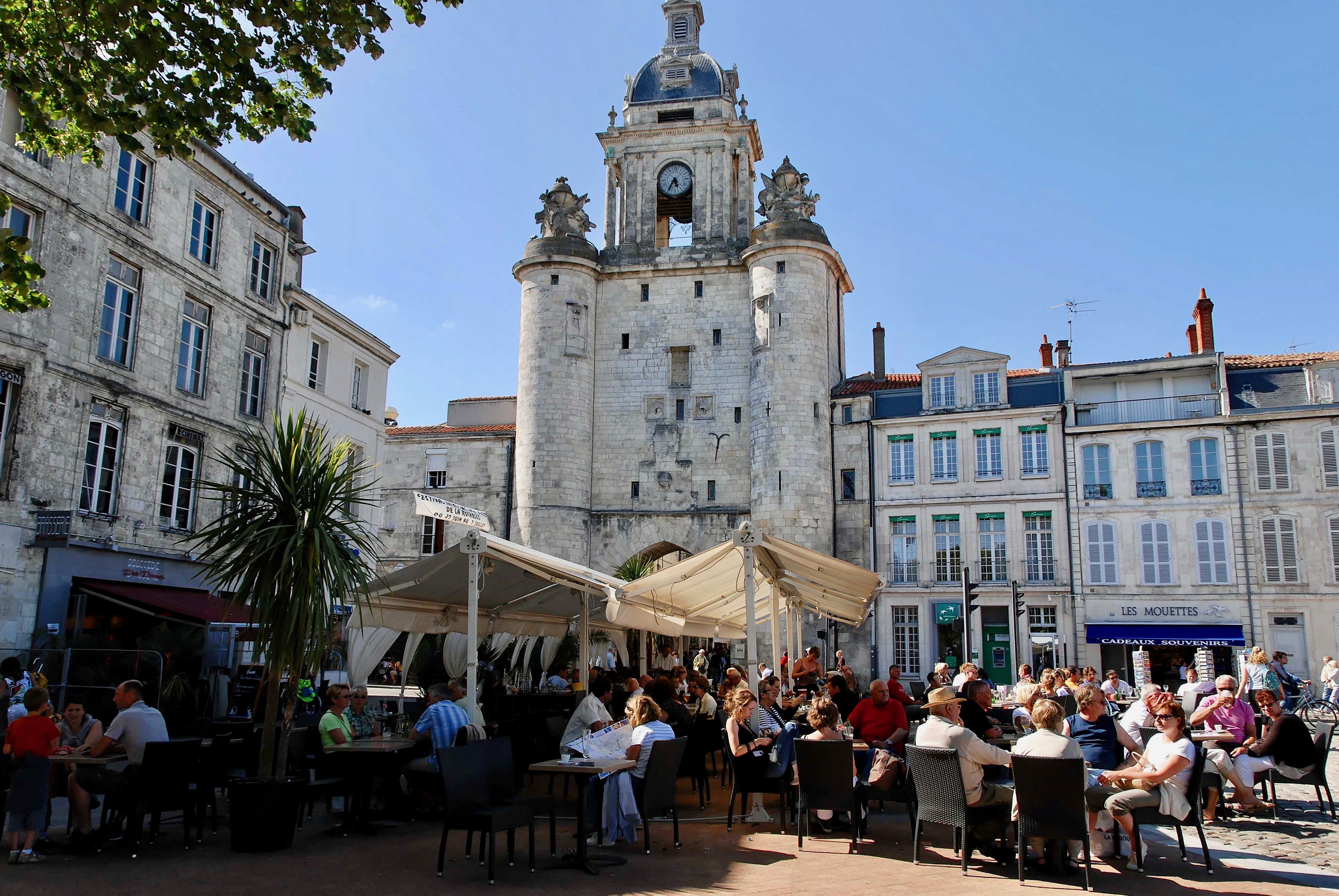 NouvelleAquitaine, La Rochelle, "la belle éveillée" Bus & Car